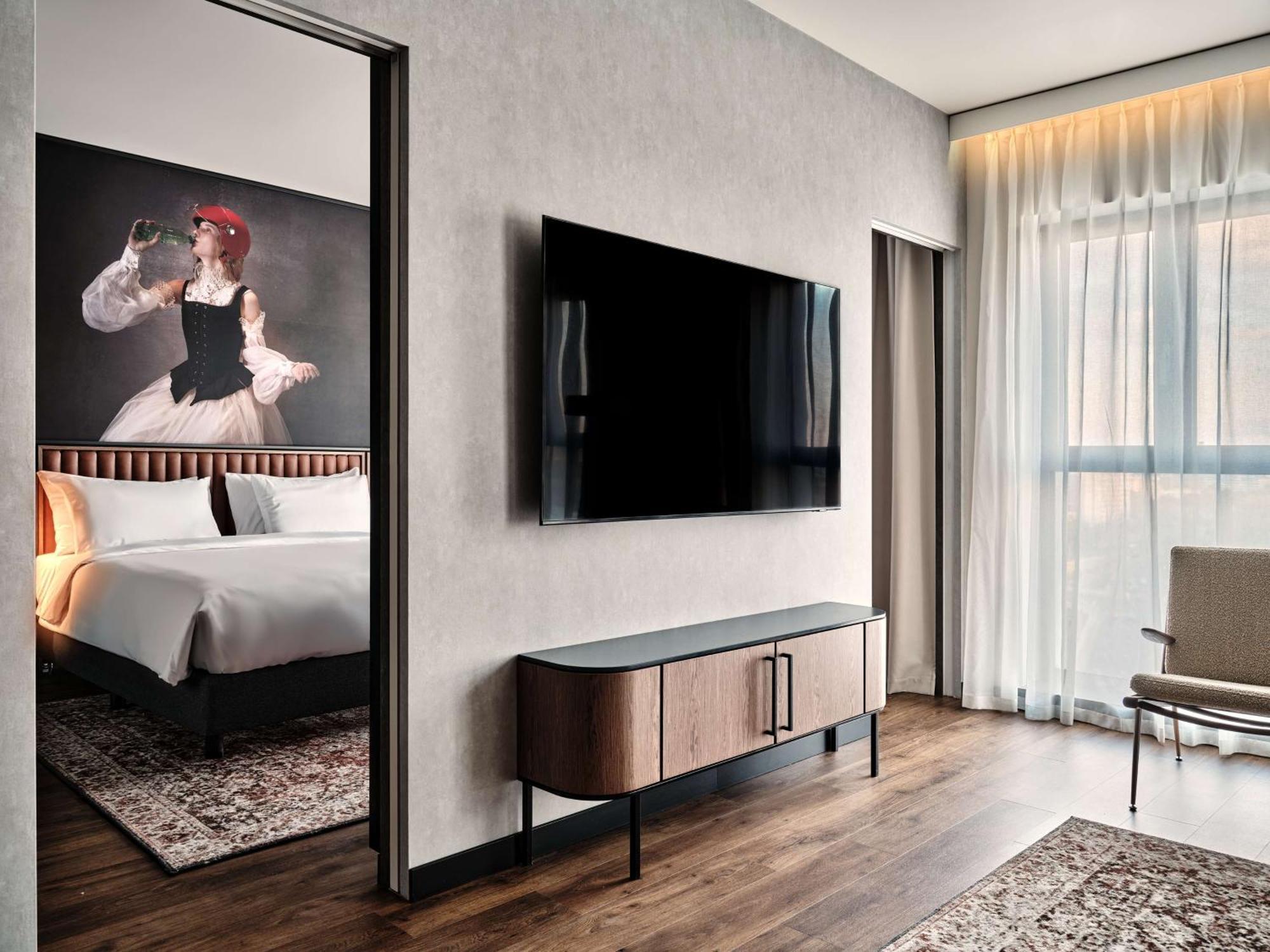 Radisson Red Hotel & Radisson Red Apartments, Краков Экстерьер фото