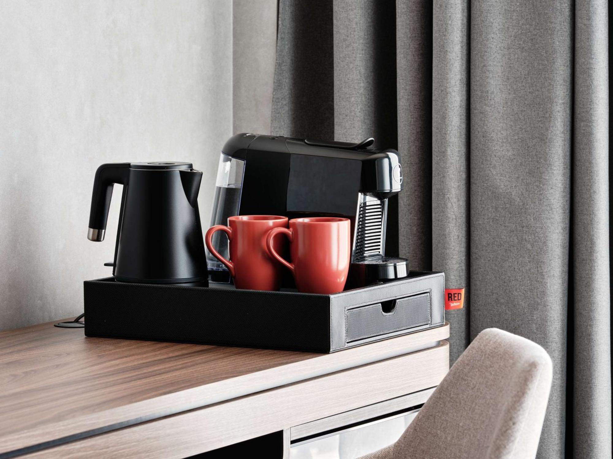 Radisson Red Hotel & Radisson Red Apartments, Краков Экстерьер фото