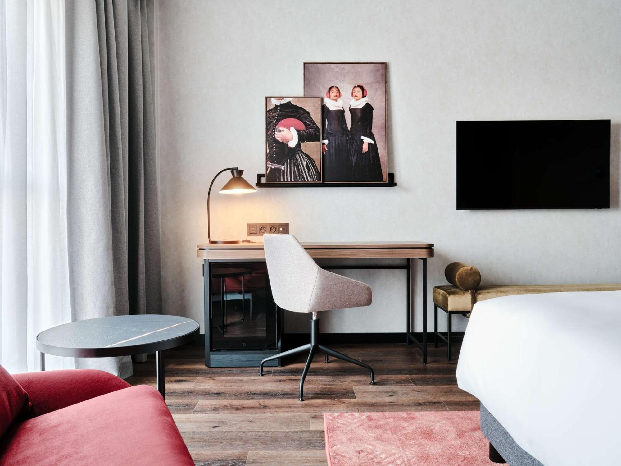 Radisson Red Hotel & Radisson Red Apartments, Краков Экстерьер фото