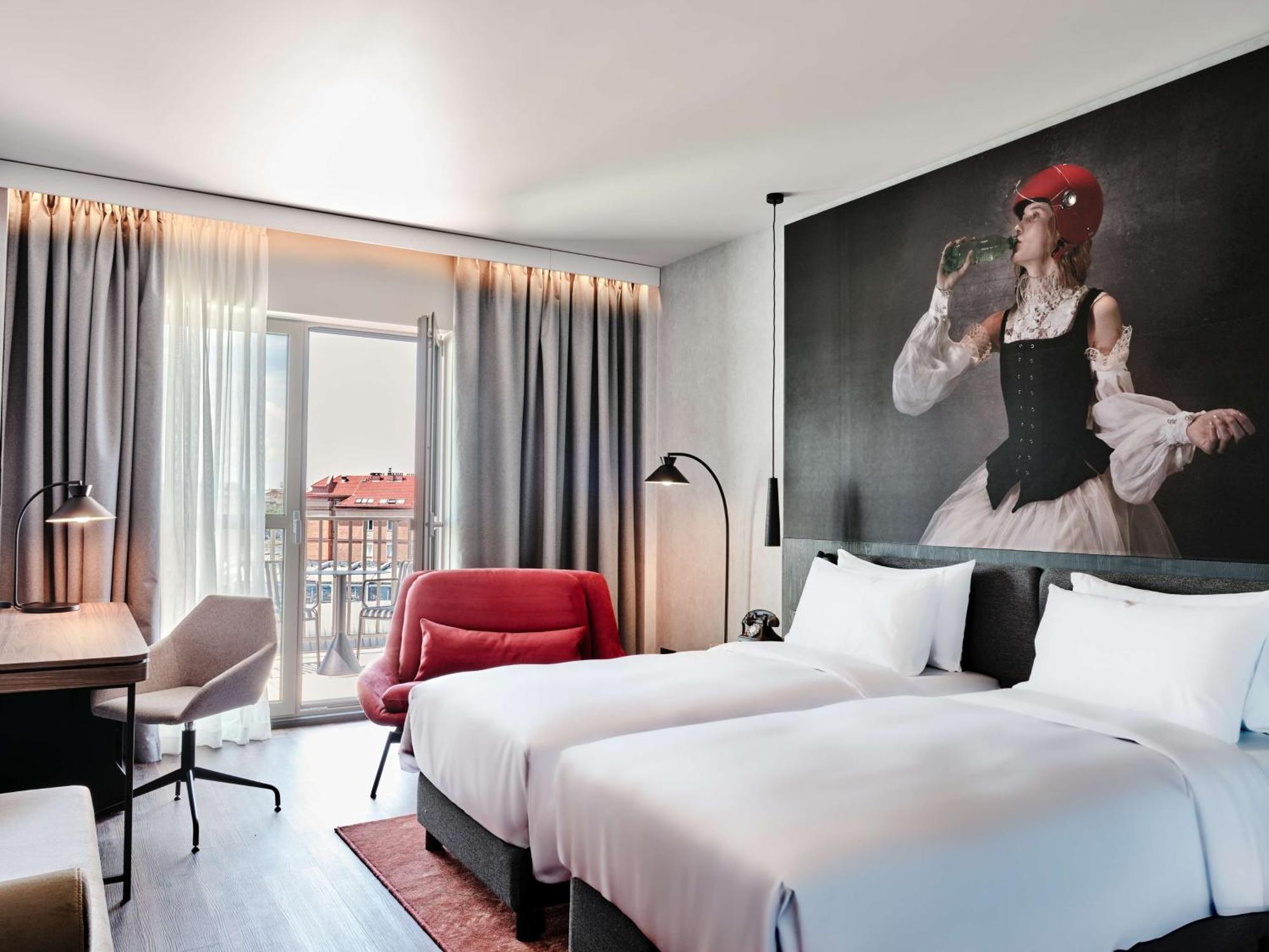 Radisson Red Hotel & Radisson Red Apartments, Краков Экстерьер фото