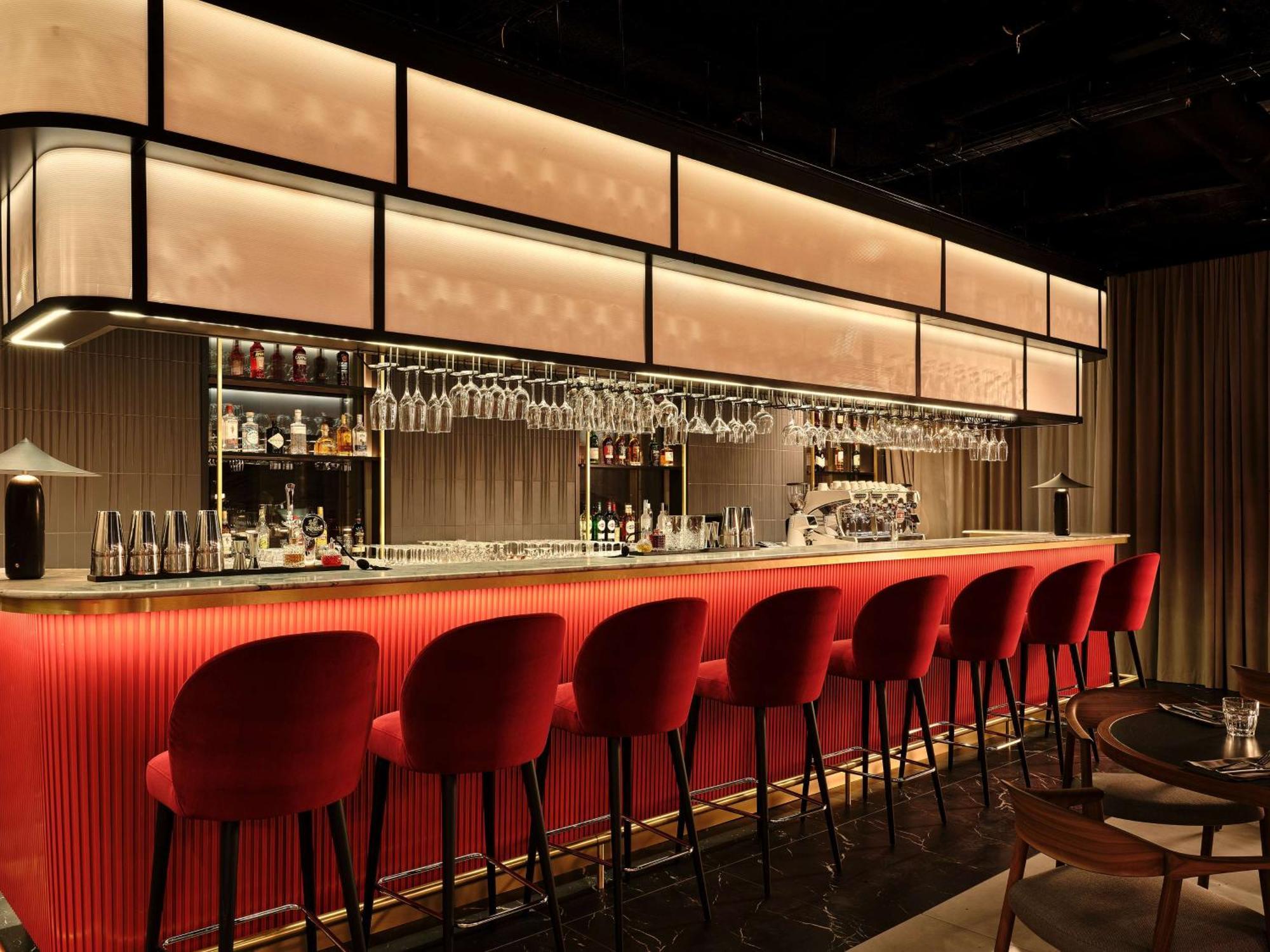 Radisson Red Hotel & Radisson Red Apartments, Краков Экстерьер фото