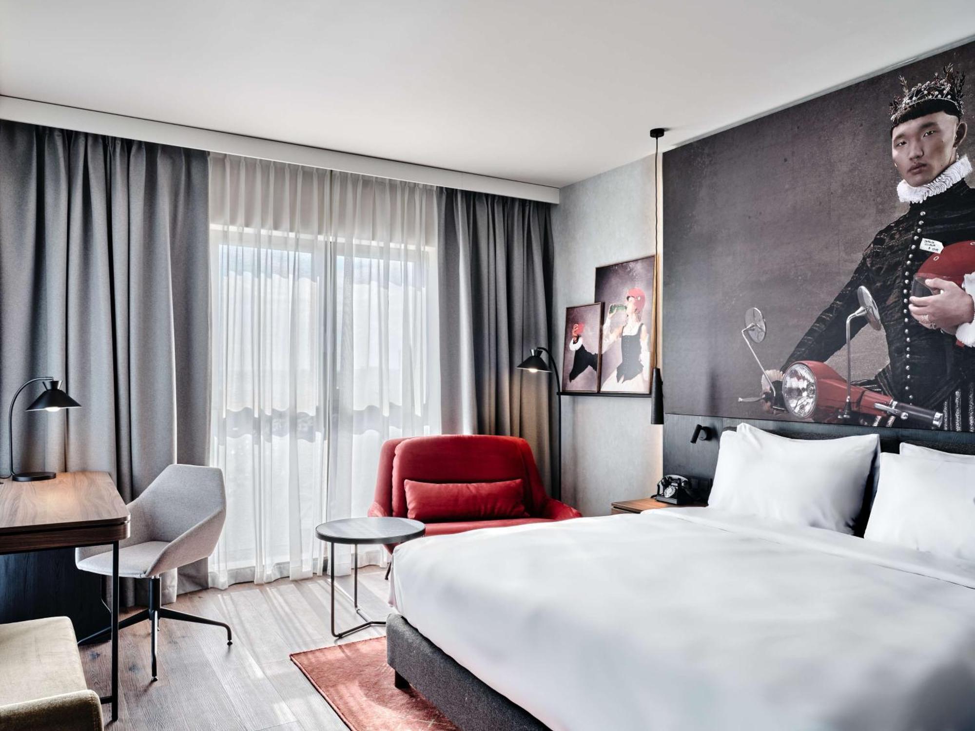 Radisson Red Hotel & Radisson Red Apartments, Краков Экстерьер фото