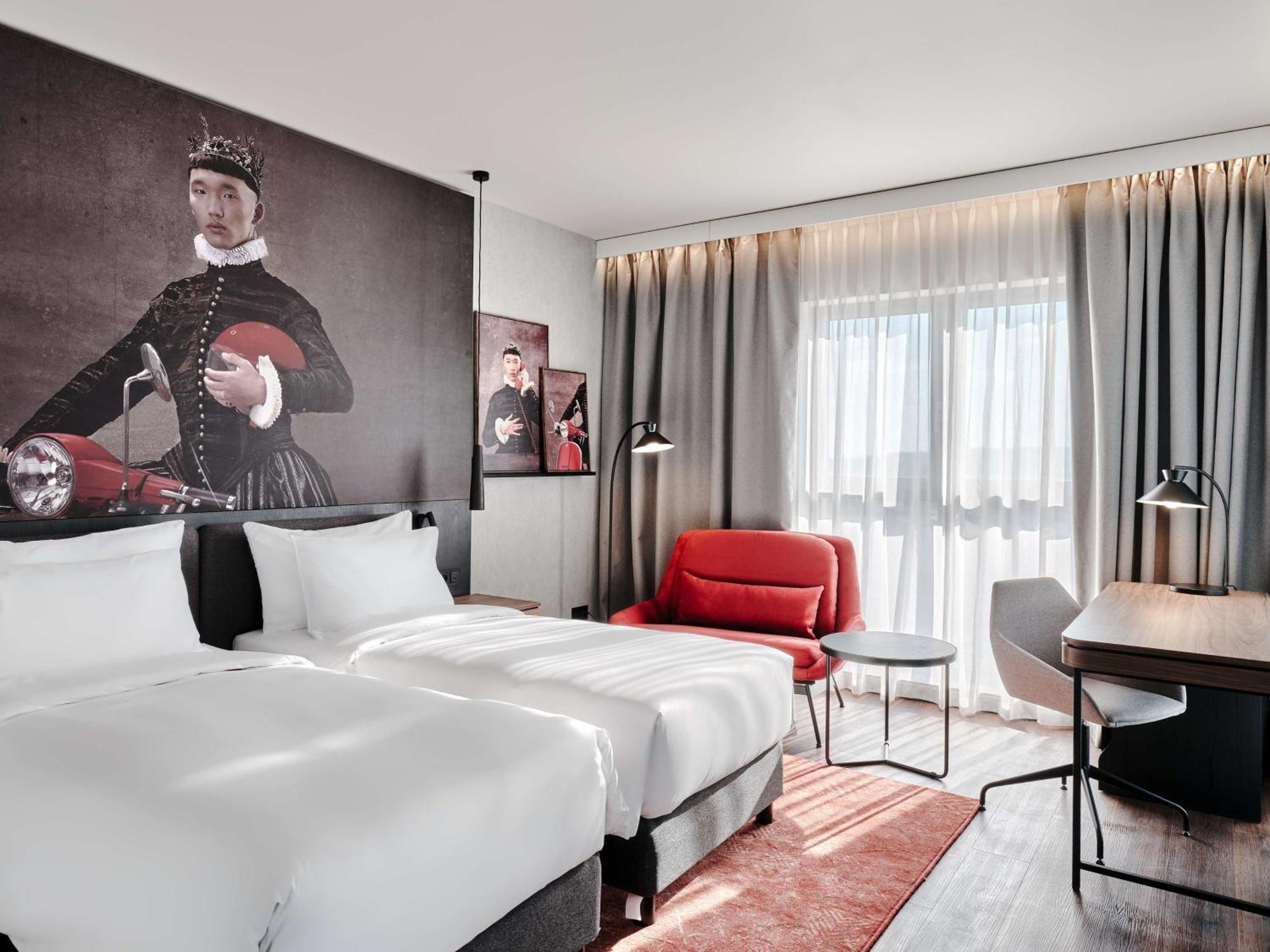 Radisson Red Hotel & Radisson Red Apartments, Краков Экстерьер фото
