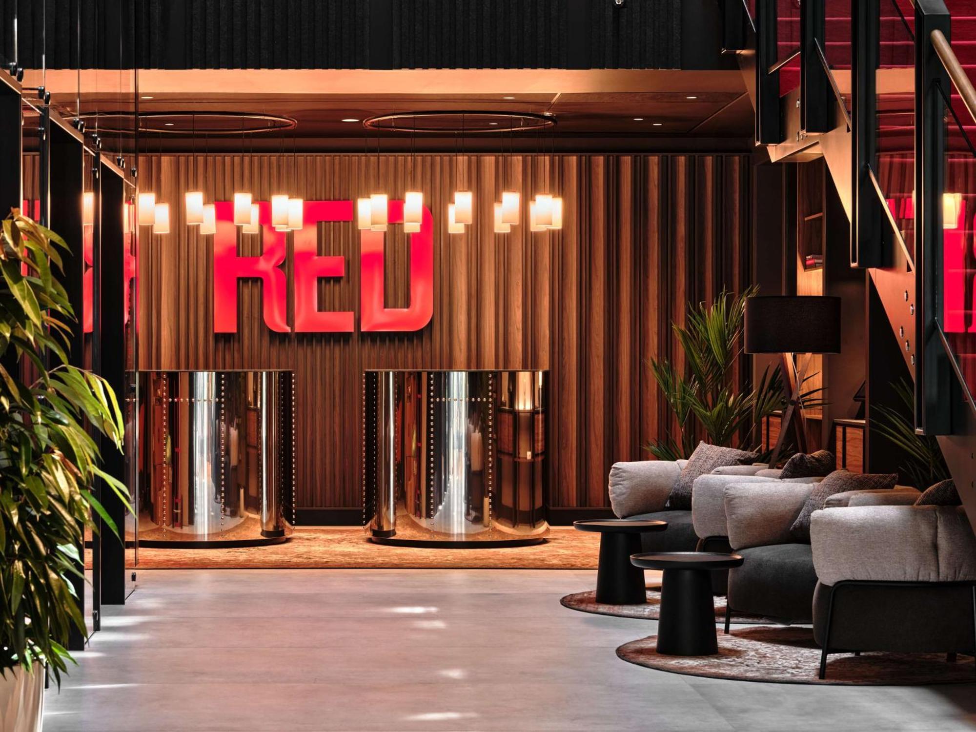 Radisson Red Hotel & Radisson Red Apartments, Краков Экстерьер фото